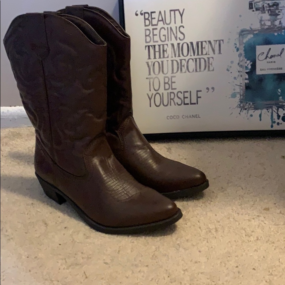 Cowgirl boots NIB
